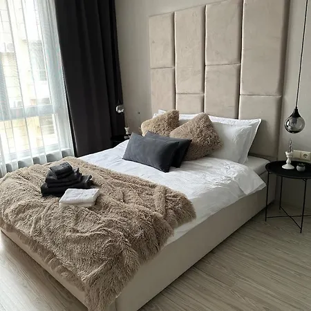 Modern & Fully Equipped Apartment- Stylish Comfort شقة