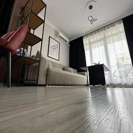 Modern & Fully Equipped Apartment- Stylish Comfort Lejlighed