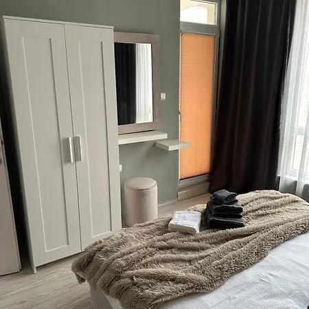 Lejlighed Modern & Fully Equipped Apartment- Stylish Comfort *