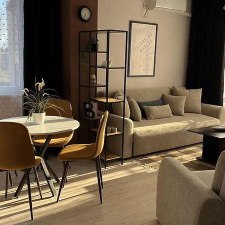 Modern & Fully Equipped Apartment- Stylish Comfort *