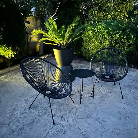 Modern & Fully Equipped Apartment- Stylish Comfort アパート サニービーチ